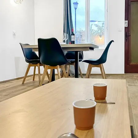 Maison Lumineuse Avec Verriere & Grand Ecran * Saint-Leu-dʼEsserent