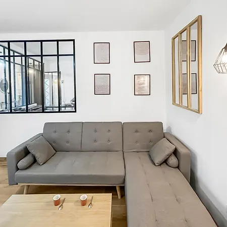 Holiday home Maison Lumineuse Avec Verriere & Grand Ecran *