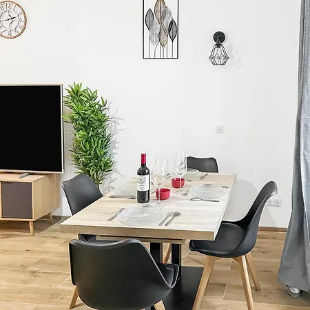 Maison Lumineuse Avec Verriere & Grand Ecran Dom wakacyjny Saint-Leu-dʼEsserent