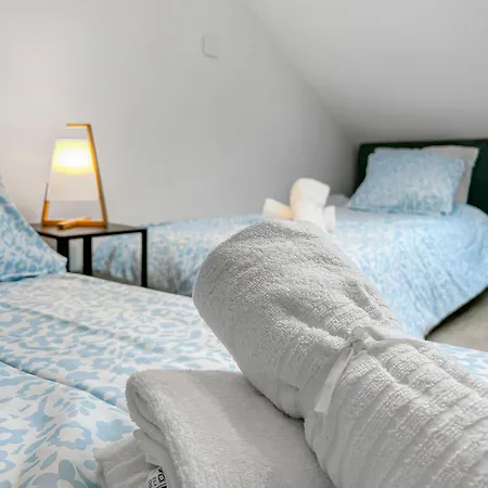 Dom wakacyjny Maison Lumineuse Avec Verriere & Grand Ecran *