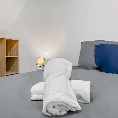 Dom wakacyjny Maison Lumineuse Avec Verriere & Grand Ecran Saint-Leu-dʼEsserent