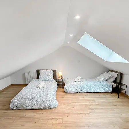 Maison Lumineuse Avec Verriere & Grand Ecran Nyaraló Saint-Leu-dʼEsserent