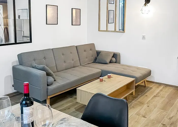 Holiday home Maison Lumineuse Avec Verriere & Grand Ecran