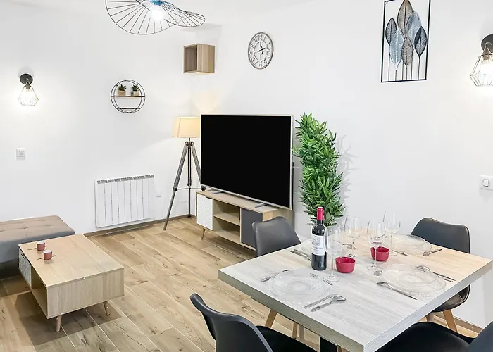 Maison Lumineuse Avec Verriere & Grand Ecran * Saint-Leu-d'Esserent