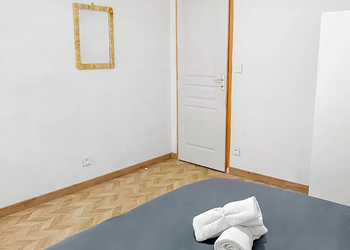 Holiday home Maison Lumineuse Avec Verriere & Grand Ecran Saint-Leu-d'Esserent